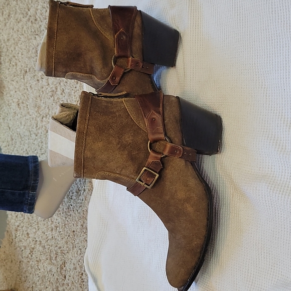 Ariat boots - Picture 5 of 7